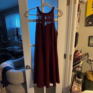 Women's Lace Yoke Sleeveless Dress - Burgundy